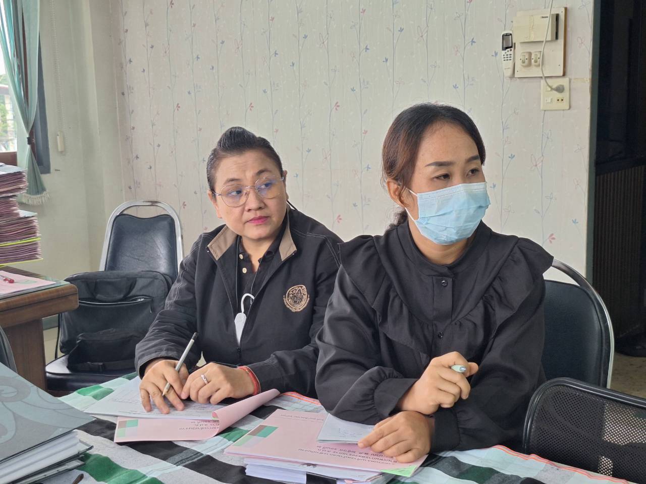 title - ผู้ตรวจราชการ ส.ป.ก. ลงพื้นที่จังหวัดสกลนคร ประชุมติดตามความก้าวหน้าผลการดำเนินงาน พร้อมตรวจเยี่ยมให้กำลังใจเกษตรกรในเขตปฏิรูปที่ดิน 